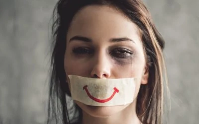 A Flag on the Dating Field: Signs of Abuse in Personal Relationships